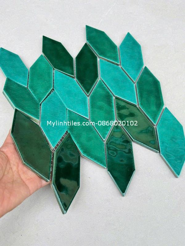 Gạch hình chiếc lá mosaic đẹp