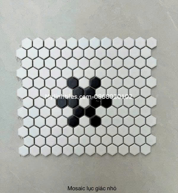 Gạch mosaic lục giác nhỏ màu trắng đen phong cách hiện đại