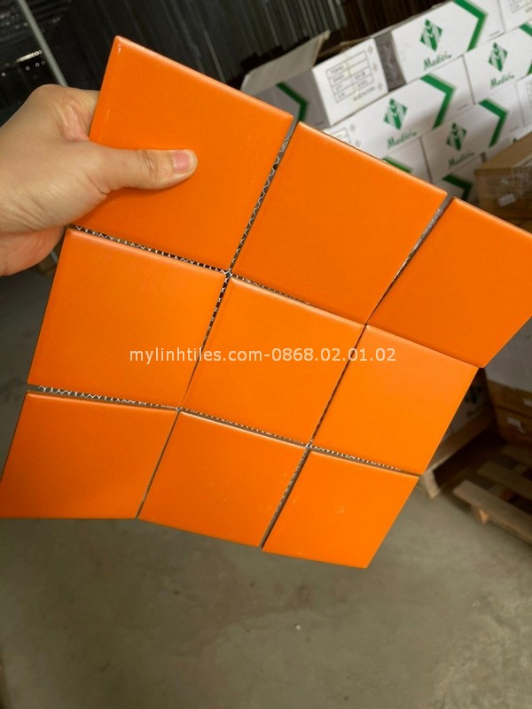 Gạch thẻ 10x10 dạng vỉ mosaic màu cam