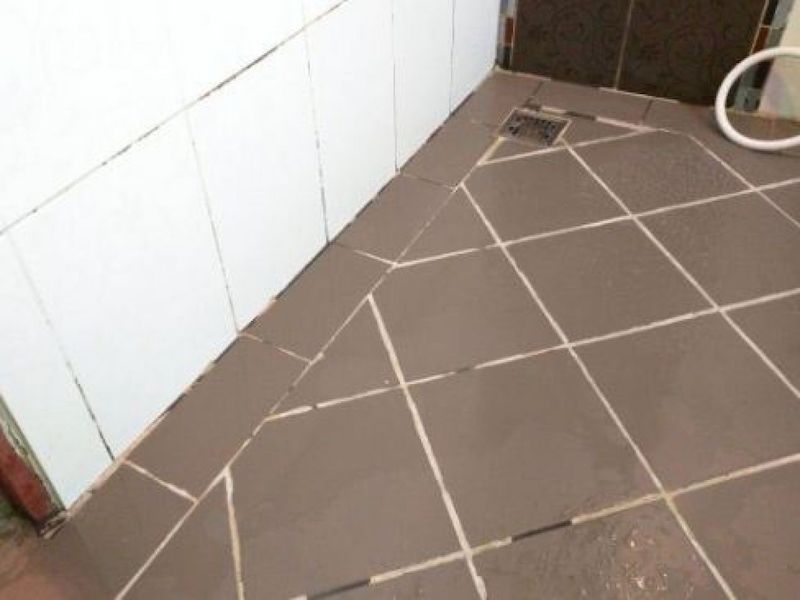 Khả năng chống trơn của gạch lát nền nhà tắm