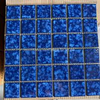 Gạch mosaic gốm màu xanh lát bể cá